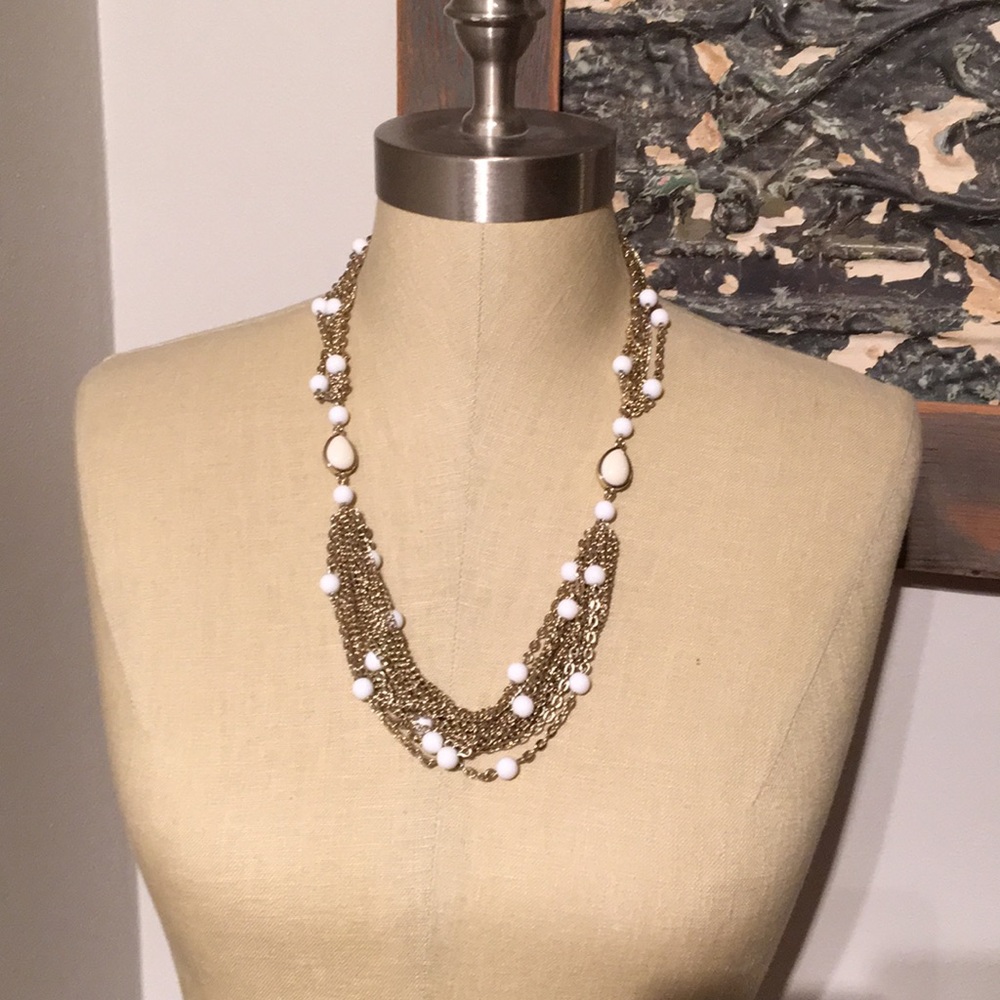 🌼 2/$10  LOFT gold and white necklace